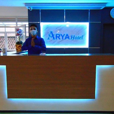 Arya Hotel Syariah Маяленгка Экстерьер фото
