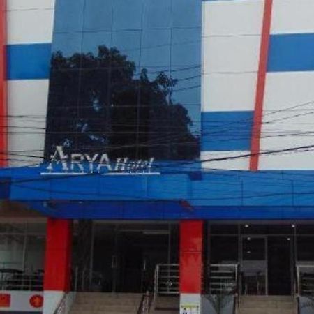 Arya Hotel Syariah Маяленгка Экстерьер фото